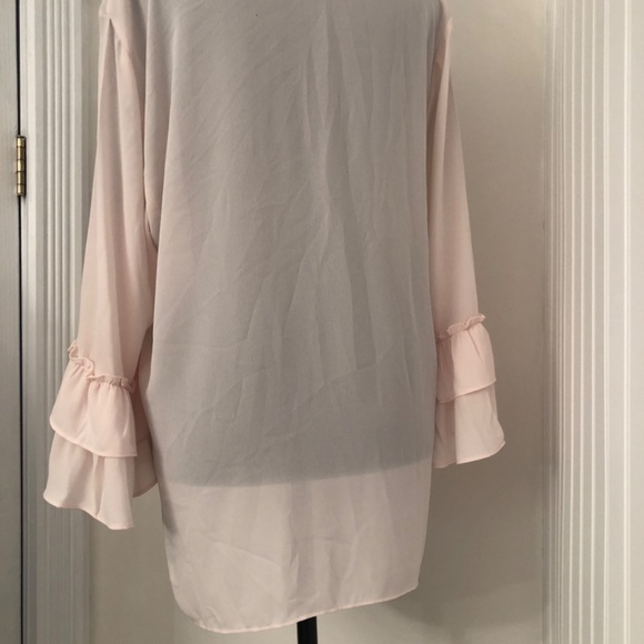 Feminine Soft Light Pink Flowy Tahari Top - Picture 2 of 4